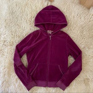 ISO OF MATCHING PANTS!!